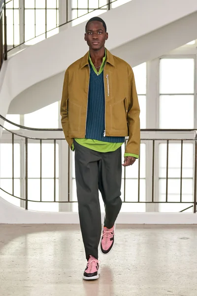 Look 15